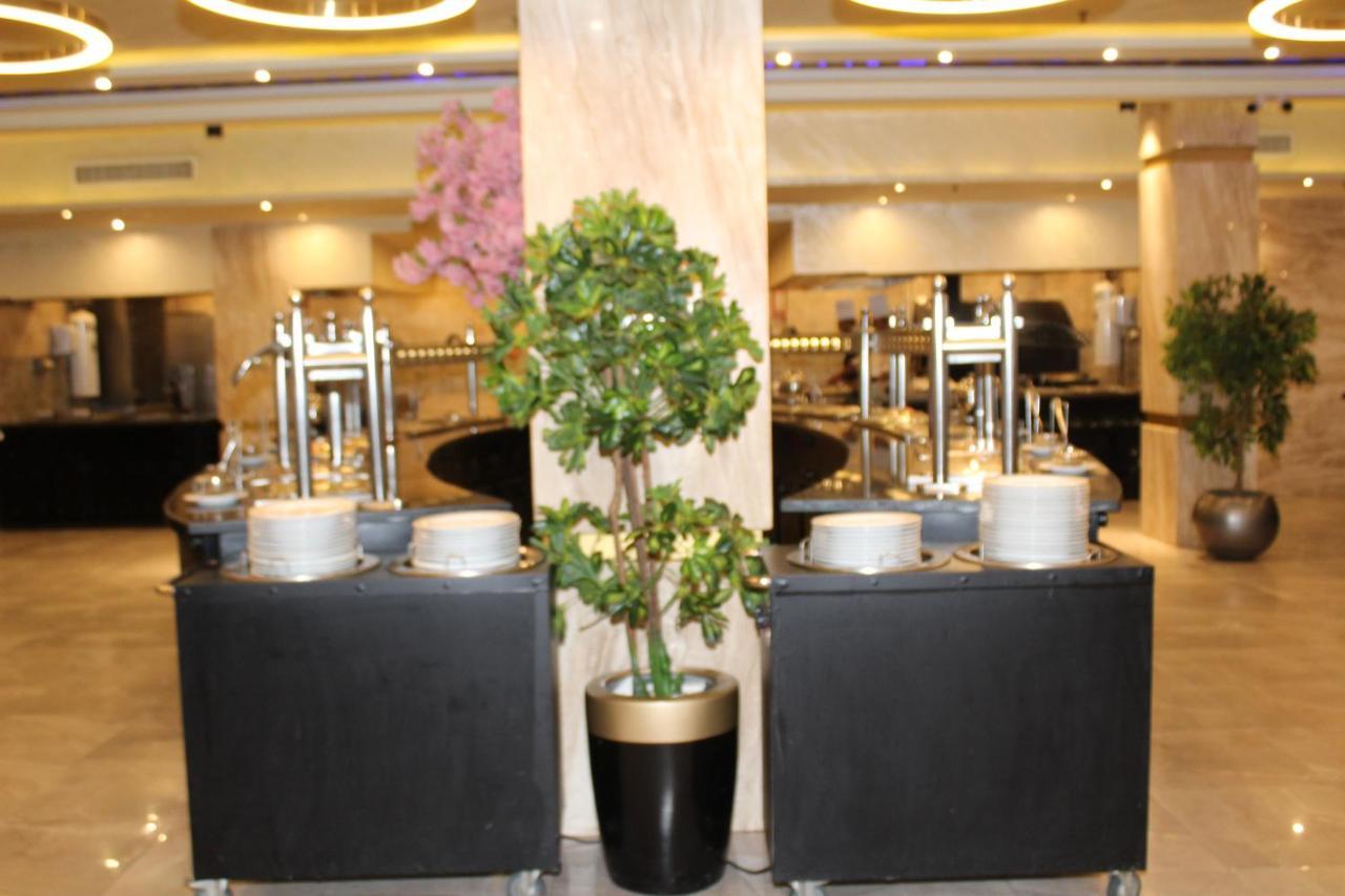 شاطئ علاءالدين 4*